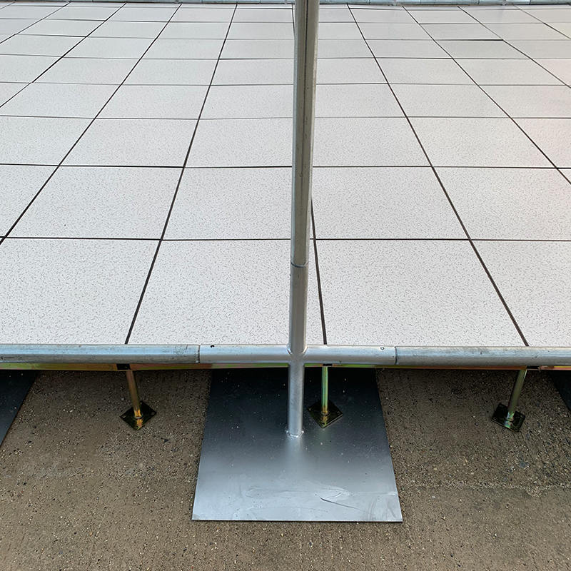 5x7m tapez une tente de soulagement de structure de cadre en acier couverte par membrane