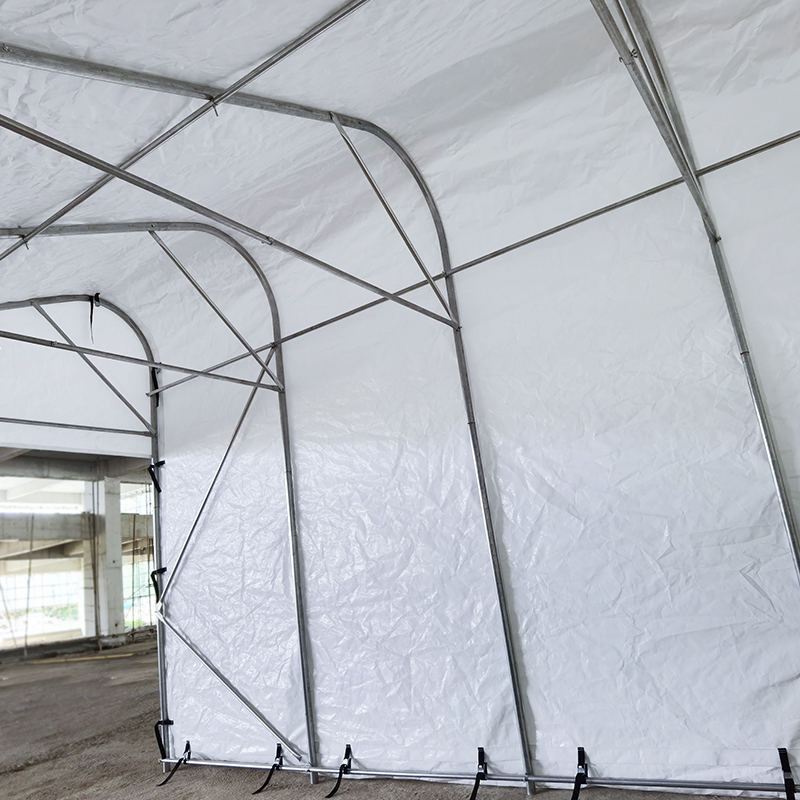 Garages et abris portables temporaires à pente unique en PE de 3,2 x 6,1 m (10,6 