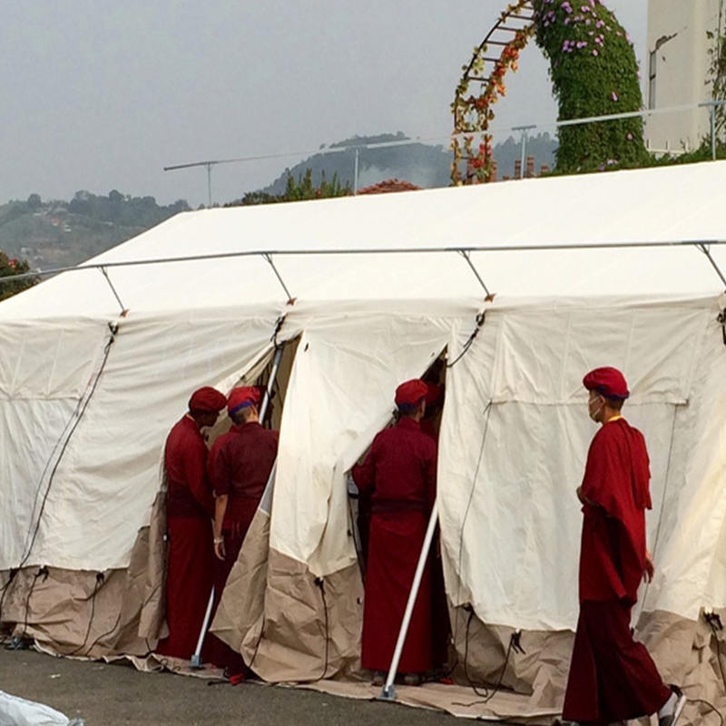 Tente de base de tente polyvalente standard MSF/CICR/FICR de 45 m² utilisée pour l'école, le bureau et la clinique