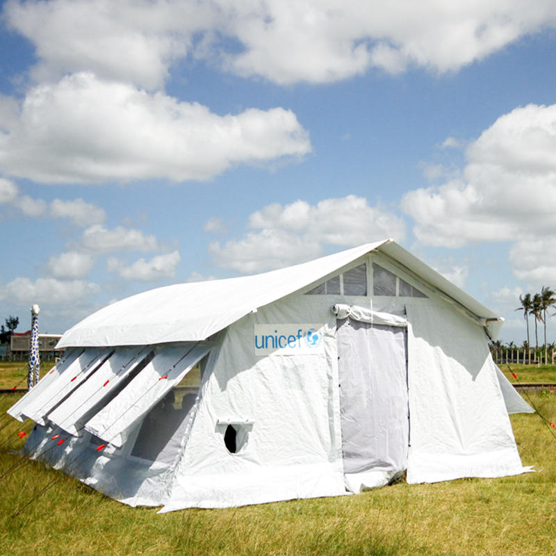 Tente polyvalente standard de l'UNICEF de 42 m² avec couverture d'ombrage intégrée/amovible