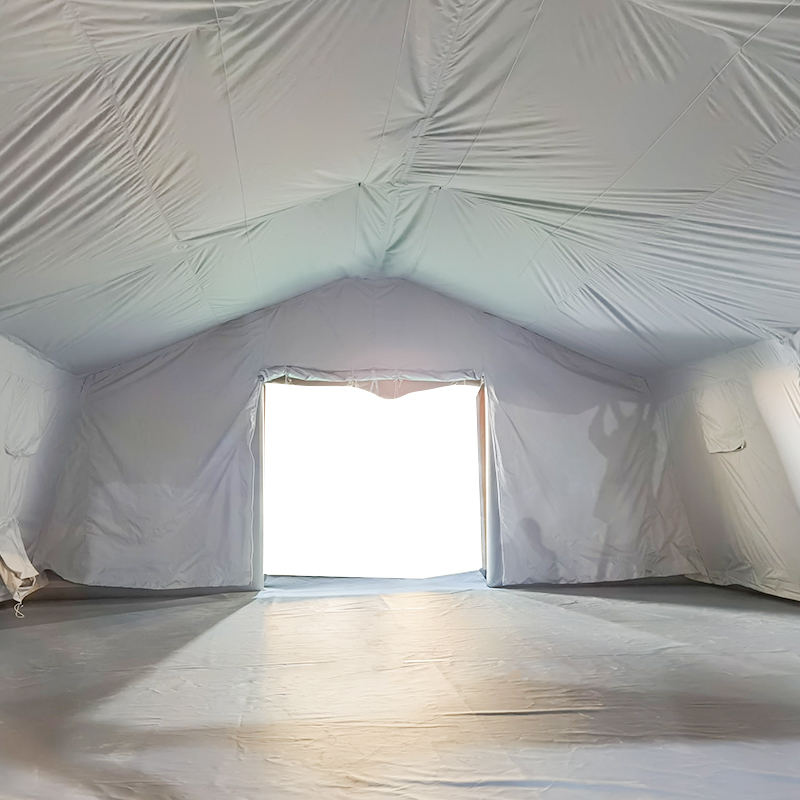 Tente gonflable polyvalente à déploiement rapide de 42 m²